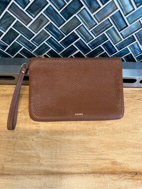Fossil Brown Pebbled Leather Wristlet
